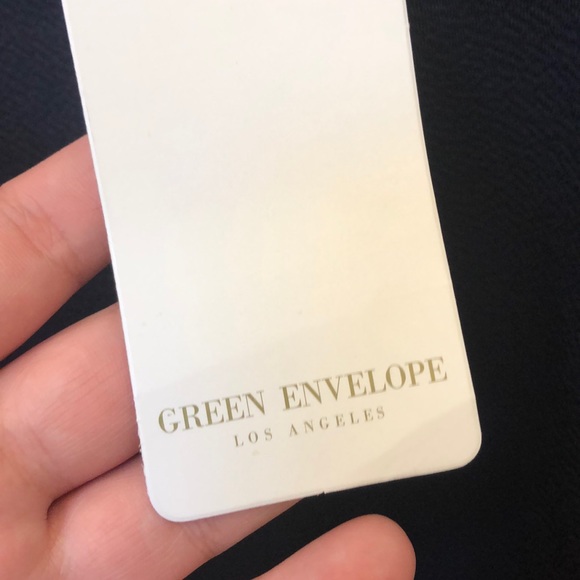 Green Envelope Sleeveless Blouse - Picture 2 of 3